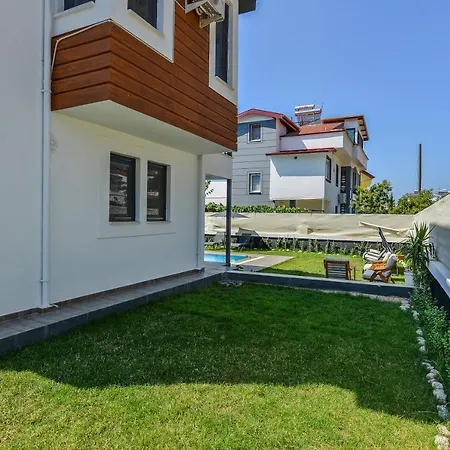 Lins House 1 Villa *